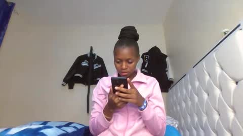 Snapshot of beverlyne5 chatting on 02-23-26, 08:28 beverly online show from 02-23-26, 08:28