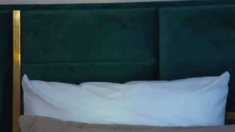 Beverly online show from 04-25-26, 01:41