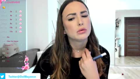   BeyonceDoll       Twitter DollBeyonce    online show from 11-15-25, 08:16
