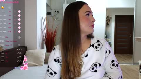   BeyonceDoll       Twitter DollBeyonce    online show from 11-26-25, 06:09