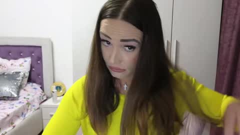   BeyonceDoll       Twitter DollBeyonce    online show from 04-27-26, 06:06