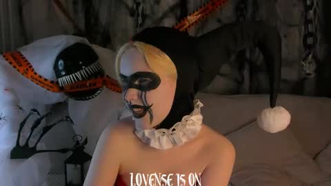 Snapshot of bezuya chatting on 10-31-25, 01:28 Eliz online show from 10-31-25, 01:28