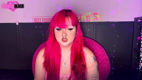 Snapshot of biablack chatting on 04-09-26, 01:38 Bianca Black online show from 04-09-26, 01:38