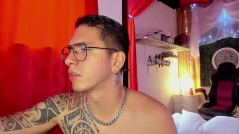 Snapshot of bianca_and_maxwell chatting on 02-14-25, 04:52 bianca and maxwell online show from 02-14-25, 04:52