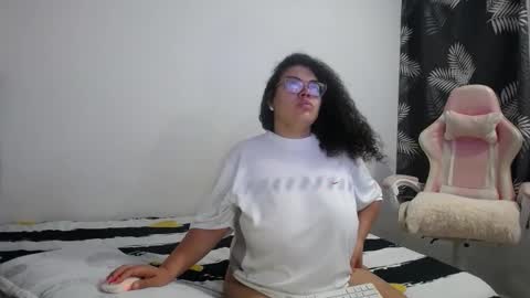 Bianca Tuesday to Sunday from 2am to 6am UTC-5 online show from 02-12-26, 09:04