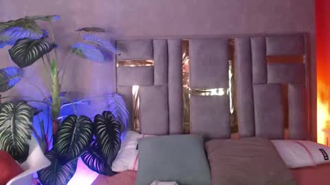 Bianca online show from 10-31-25, 03:18