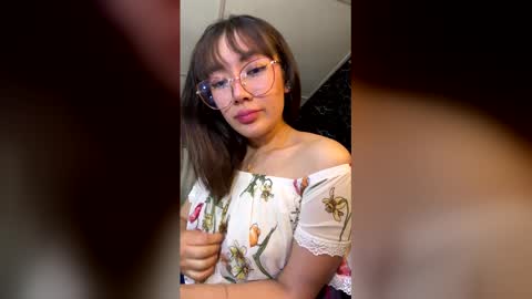 Snapshot of bicha2908 chatting on 12-18-25, 07:36 Bicha online show from 12-18-25, 07:36