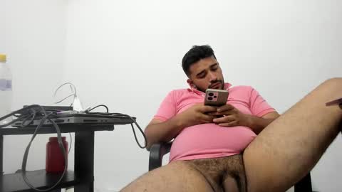 Snapshot of big_dad69 chatting on 01-12-26, 02:50 Tommy online show from 01-12-26, 02:50