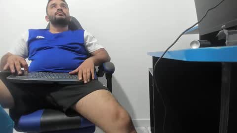 Snapshot of big_dad69 chatting on 02-08-26, 03:32 Tommy online show from 02-08-26, 03:32