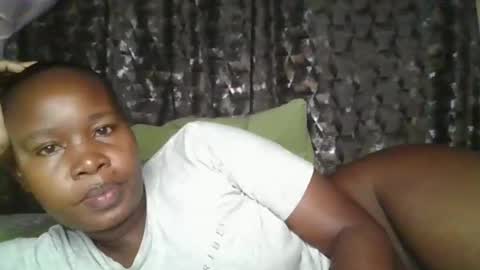 Snapshot of big_diva chatting on 01-12-26, 03:23 big_diva online show from 01-12-26, 03:23