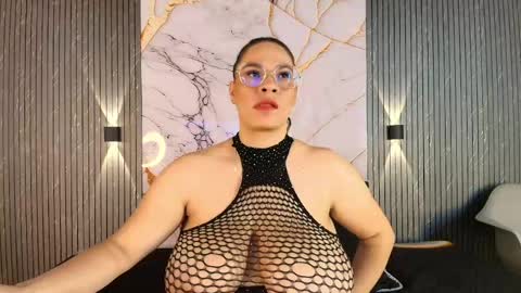 Snapshot of big_tits_in_your_face chatting on 04-17-26, 08:34 Tell me Sophia online show from 04-17-26, 08:34
