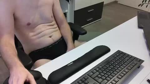 Snapshot of big_tobi_1 chatting on 11-18-25, 06:51 big_tobi_1 online show from 11-18-25, 06:51