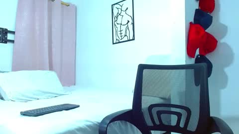 Big valentinHunk online show from 02-28-25, 08:50