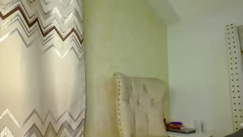 Snapshot of bigbaby004 chatting on 12-15-25, 07:18 bigbaby004 online show from 12-15-25, 07:18