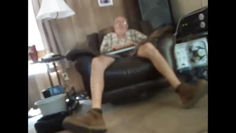 Snapshot of bigbenidick1 chatting on 09-10-25, 06:30 BB online show from 09-10-25, 06:30