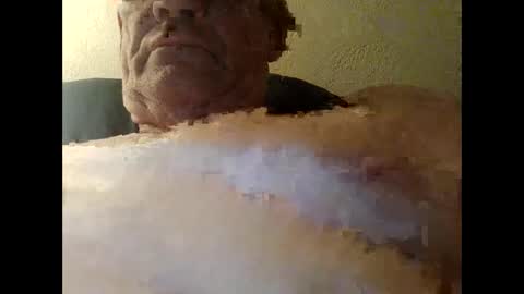Snapshot of bigbikes71781 chatting on 10-11-25, 10:14 bigbikes71781 online show from 10-11-25, 10:14