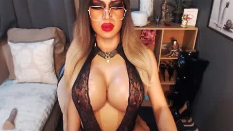 Loraine Cruz online show from 02-24-25, 08:36