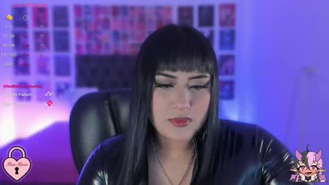 Snapshot of bigboobs_cloe chatting on 10-22-25, 04:35 bigboobs cloe online show from 10-22-25, 04:35