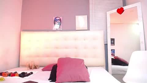 Snapshot of bigbooty_mommy chatting on 12-07-24, 02:35 Mia online show from 12-07-24, 02:35