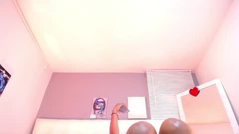 Snapshot of bigbooty_mommy chatting on 12-28-24, 02:11 Mia online show from 12-28-24, 02:11