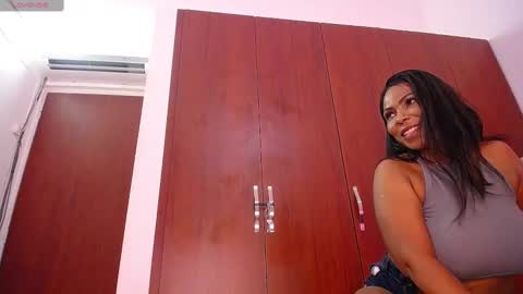 Snapshot of bigbooty_mommy chatting on 03-05-25, 10:32 Mia online show from 03-05-25, 10:32