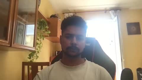 Snapshot of bigbrown_boy chatting on 09-22-25, 09:33 bigbrown_boy online show from 09-22-25, 09:33