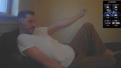 Jon - Im Straight online show from 01-14-26, 04:34