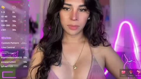 Snapshot of bigcockamanda23 chatting on 10-13-25, 02:28 queen amanda online show from 10-13-25, 02:28