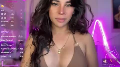 Snapshot of bigcockamanda23 chatting on 10-14-25, 02:34 queen amanda online show from 10-14-25, 02:34