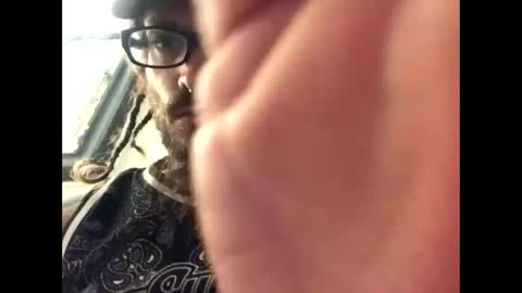 Snapshot of bigdaddy1231995 chatting on 09-21-25, 05:09 BigDaddykodack online show from 09-21-25, 05:09