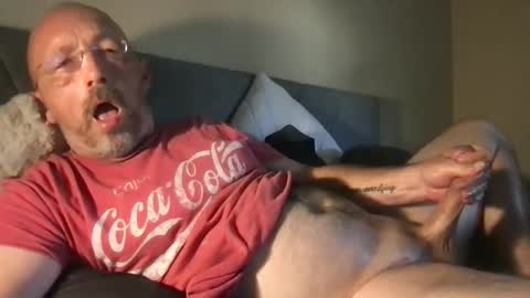 Snapshot of bigdaddydelight chatting on 09-18-25, 06:32 bigdaddydelight online show from 09-18-25, 06:32