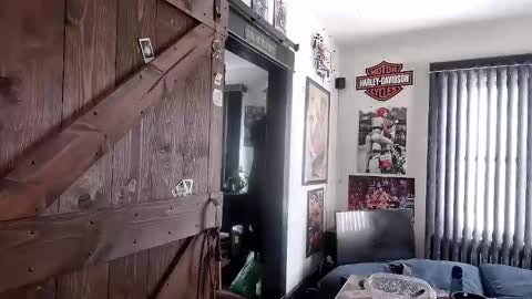 Snapshot of bigdbrillion chatting on 02-04-25, 07:55 Darryl online show from 02-04-25, 07:55