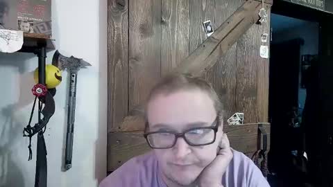 Snapshot of bigdbrillion chatting on 02-12-25, 01:19 Darryl online show from 02-12-25, 01:19