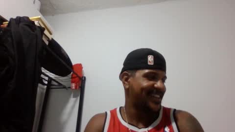 Snapshot of bigdick211292 chatting on 12-02-25, 01:33 bigdick211292 online show from 12-02-25, 01:33