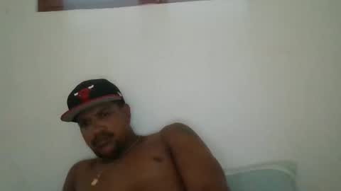 Snapshot of bigdick211292 chatting on 12-19-25, 07:32 bigdick211292 online show from 12-19-25, 07:32