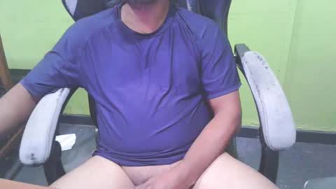 Snapshot of bigdickguyaux chatting on 01-06-26, 05:49 bigdickguyaux online show from 01-06-26, 05:49