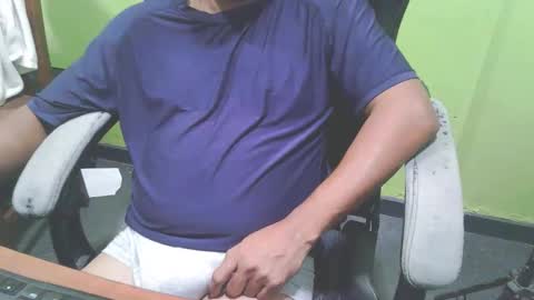 Snapshot of bigdickguyaux chatting on 01-09-26, 08:21 bigdickguyaux online show from 01-09-26, 08:21
