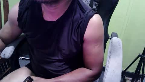 Snapshot of bigdickguyaux chatting on 04-02-26, 04:04 bigdickguyaux online show from 04-02-26, 04:04