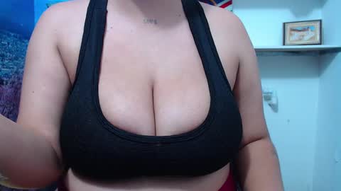 Snapshot of bigg_boobs_xxx chatting on 03-07-25, 07:30  Sunny   online show from 03-07-25, 07:30