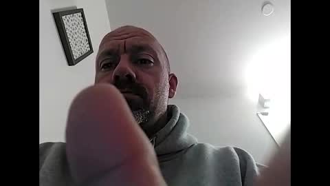 Snapshot of bigg_daddi_d chatting on 10-21-25, 04:35 bigg daddi hungd online show from 10-21-25, 04:35