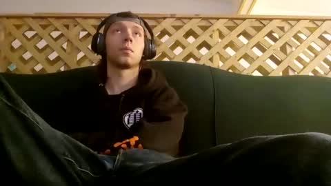 Snapshot of biggestboiiii chatting on 11-06-25, 10:38 biggestboiiii online show from 11-06-25, 10:38