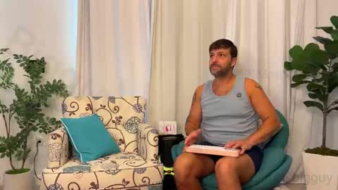 Snapshot of bigguylilmiss chatting on 10-18-25, 09:15 LILLI MATT online show from 10-18-25, 09:15