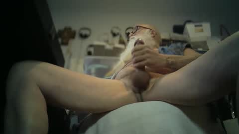 bigjeff01 online show from 11-18-25, 09:52