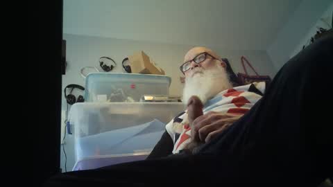 bigjeff01 online show from 04-29-26, 08:15