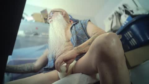 Snapshot of bigjeff01 chatting on 07-13-26, 01:58 bigjeff01 online show from 07-13-26, 01:58
