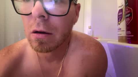 Snapshot of bigknobrob84 chatting on 09-29-25, 04:23 bigknobrob84 online show from 09-29-25, 04:23