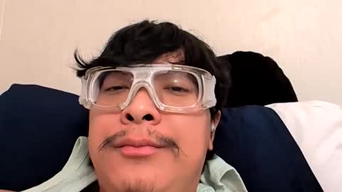 Snapshot of biglongt chatting on 10-22-25, 01:50 biglongt online show from 10-22-25, 01:50