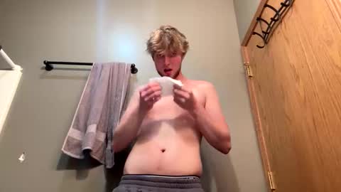 bigskinnyboyshh online show from 05-13-26, 10:49