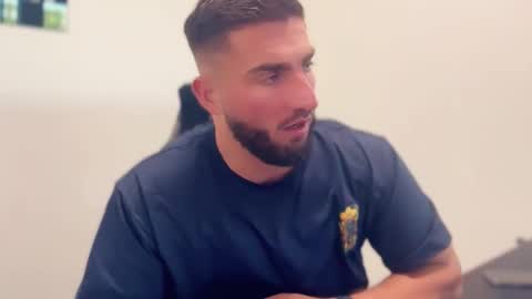 Snapshot of bigsnakeman1995 chatting on 09-10-25, 06:35 Gogo online show from 09-10-25, 06:35