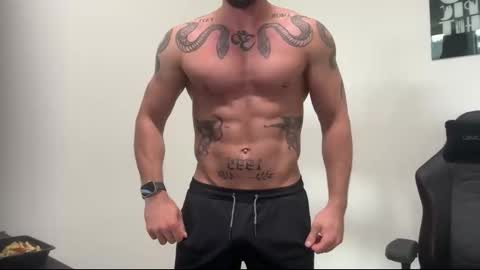 Snapshot of bigsnakeman1995 chatting on 09-15-25, 04:18 Gogo online show from 09-15-25, 04:18